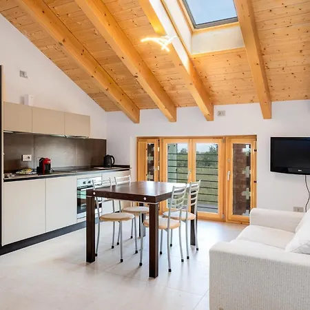 Ca' Bianca Loft Near Gardaland Lägenhet Peschiera del Garda